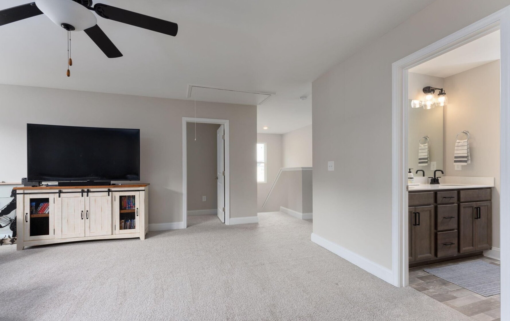 Upstairs living room - 424 Canvasback Ln