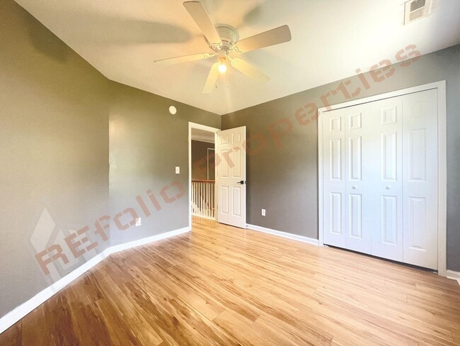 Building Photo - Lovely 4 Bedroom, 2.5 Bath Home w/ 2-Car G...