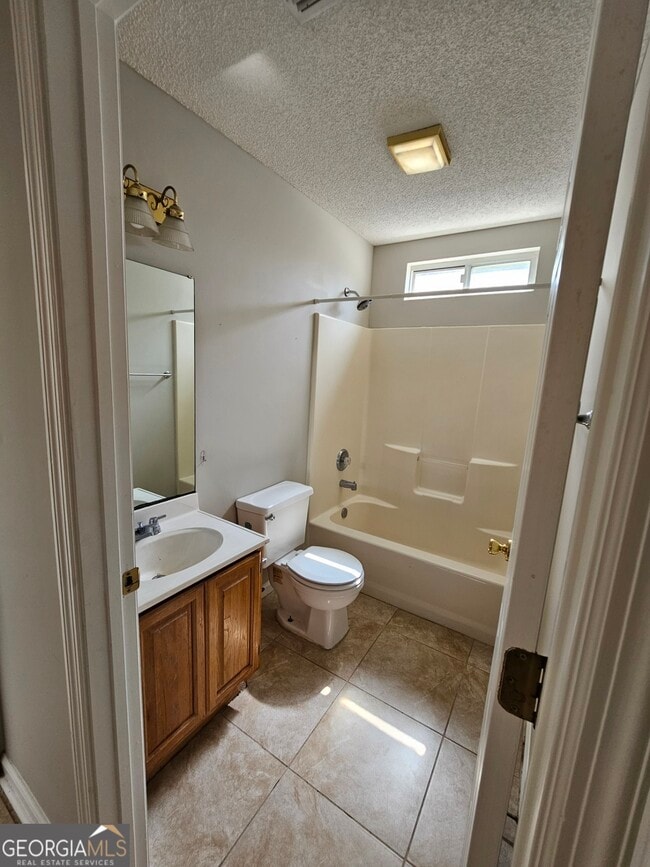 Building Photo - 189 E Lakemont Dr