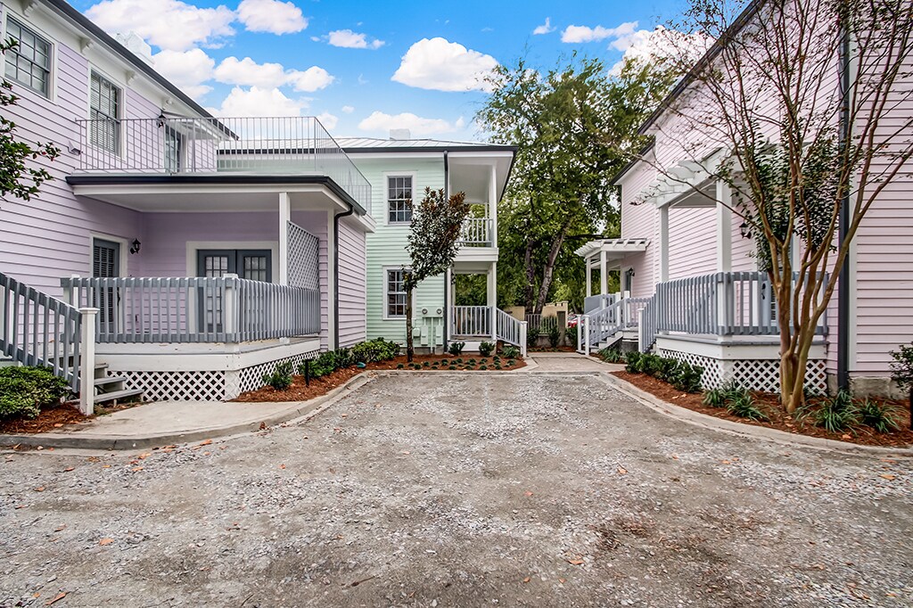 Building Photo - 303 W Henry St