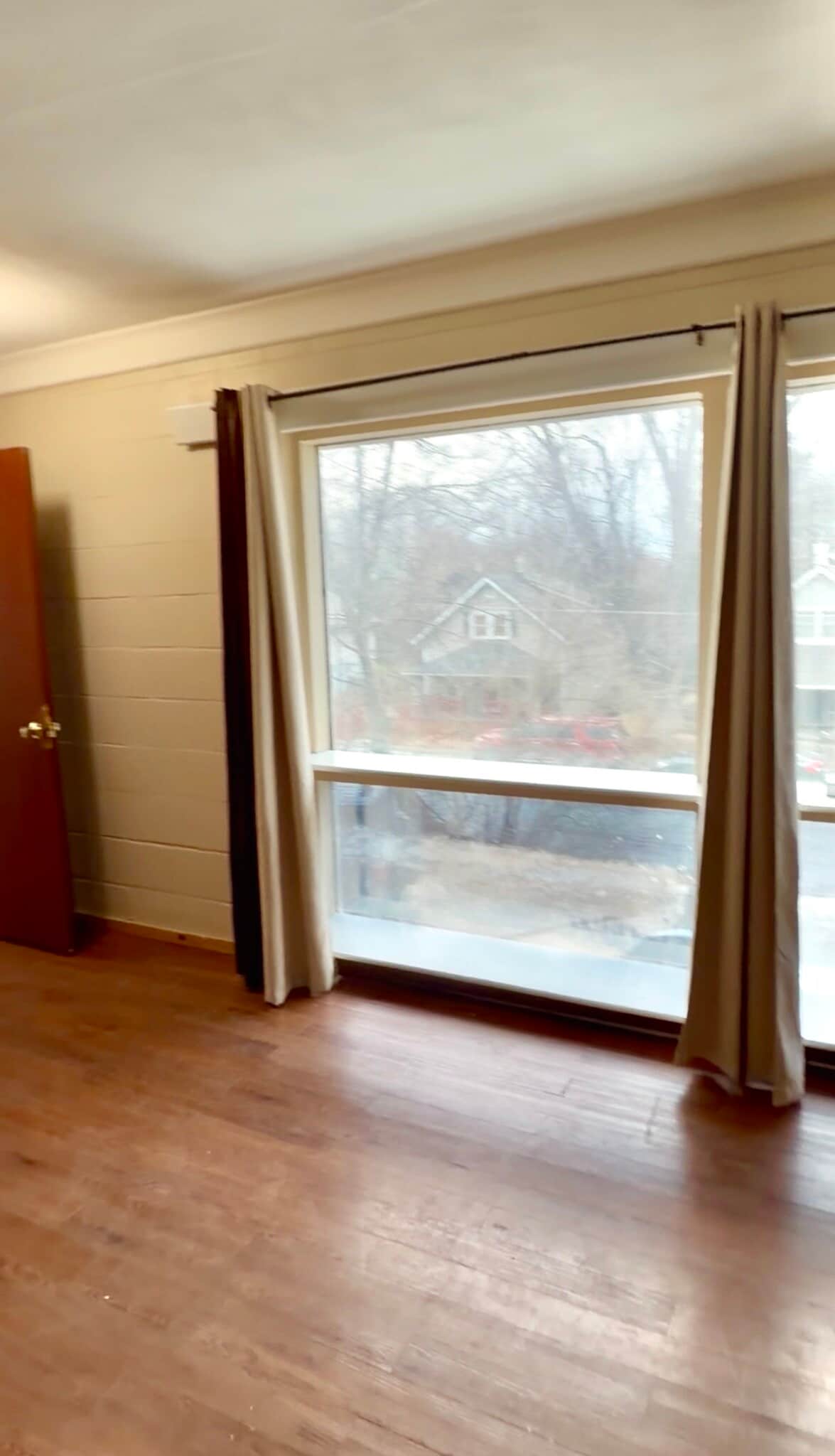 Building Photo - 9311 E 9th St S