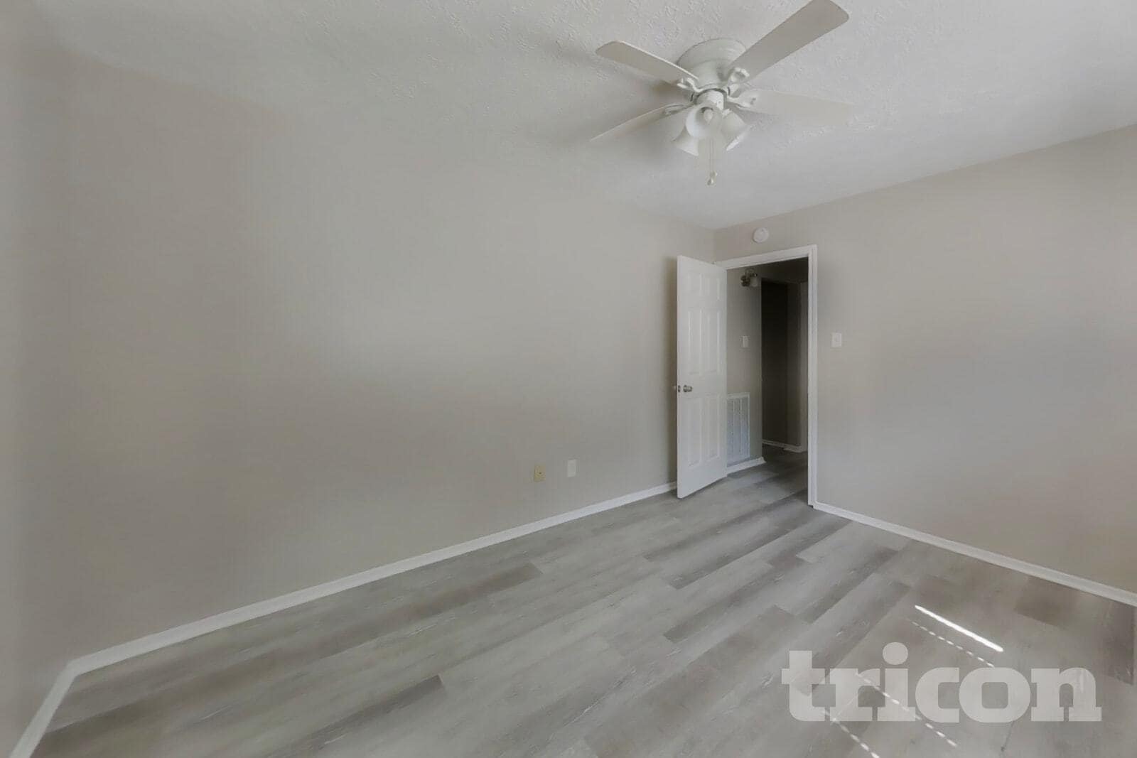 Building Photo - 3815 Regency Dr