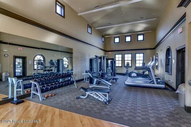 Building Photo - 708 Ventura Dr