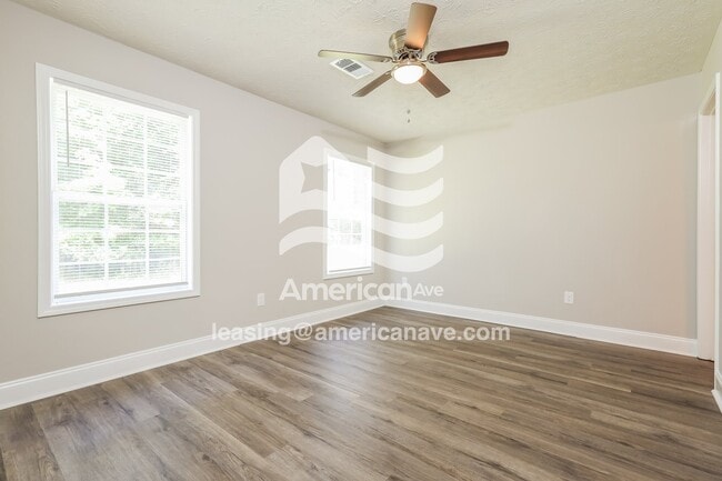 Building Photo - 812 Pine Hill Ct