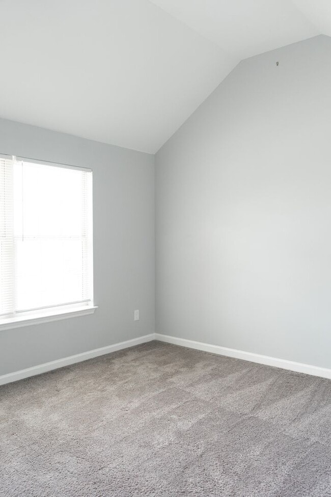 Building Photo - 2624 Leland Dr