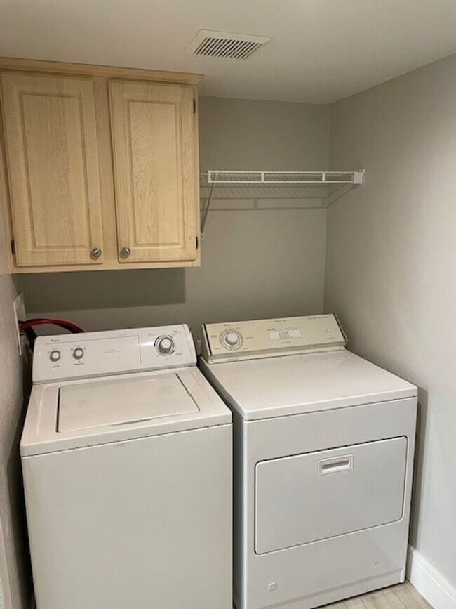 Building Photo - Beautiful 2 bedrooms