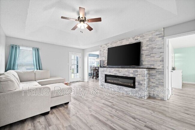 Building Photo - 919 Desota Ln