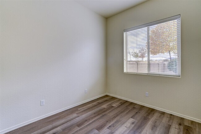 Building Photo - 3 bedroom, 2 bathroom Townhome in Granville