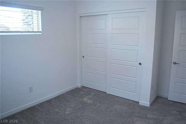 Building Photo - 893 Carlton Ter Ln