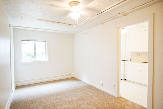 Building Photo - 1532 NE 14th Ave