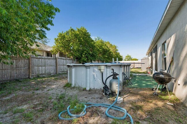 Building Photo - 13046 Linden Dr