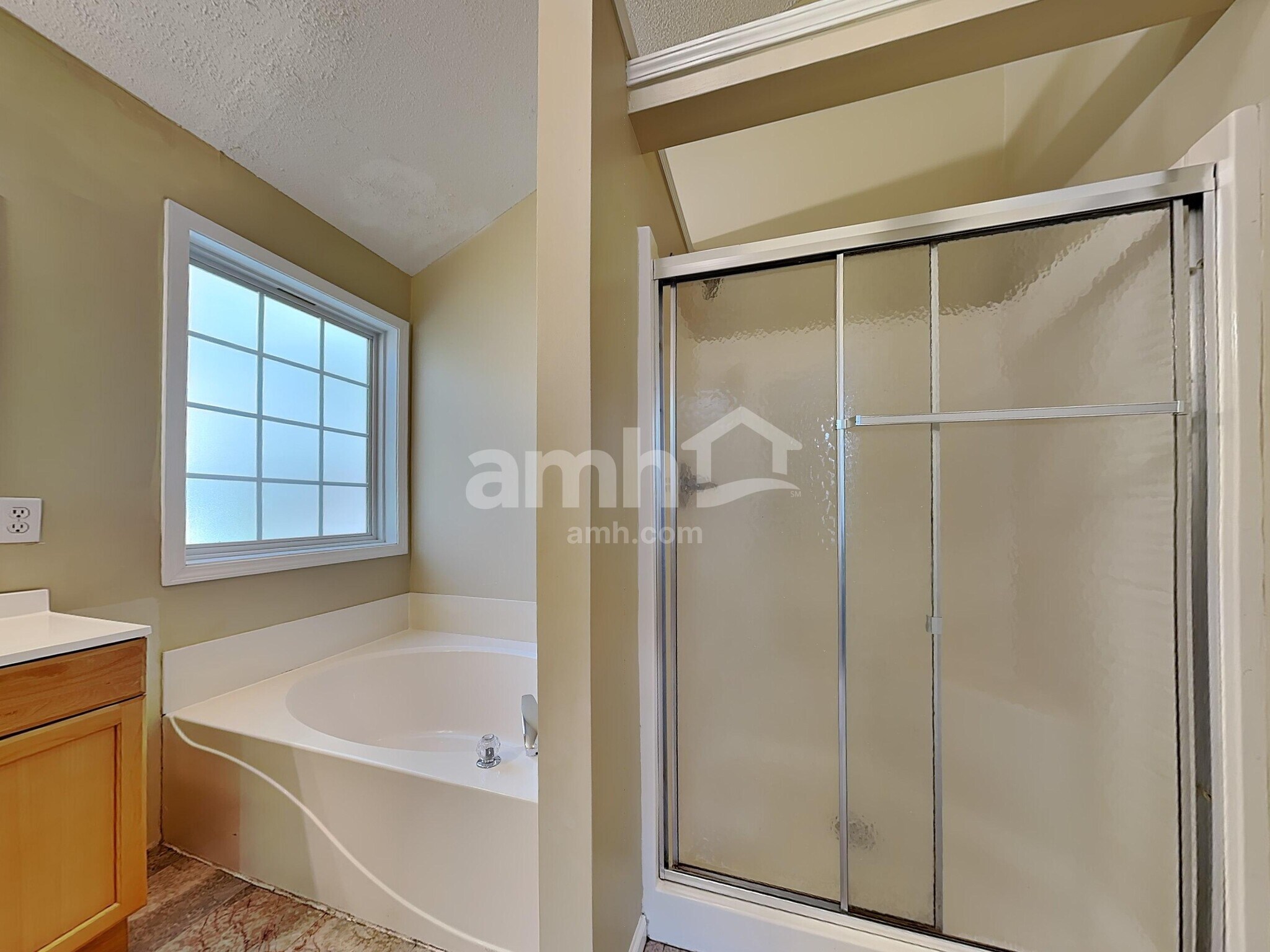 Building Photo - 34 Old Farm Rd