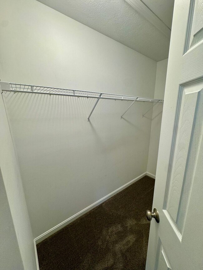 Building Photo - Move-In Ready Wexford Home Featuring Modern Updates and an Attached Two-Car