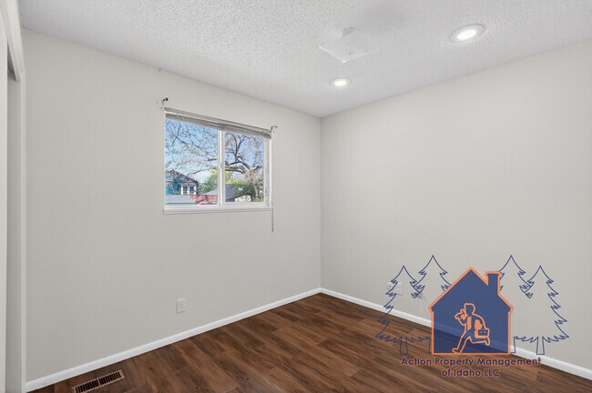 Building Photo - 510 Elmwood Dr