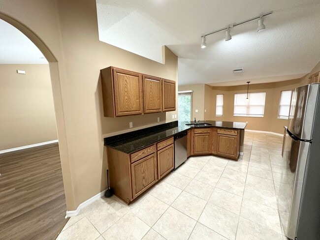 Building Photo - 12 Robin Pl