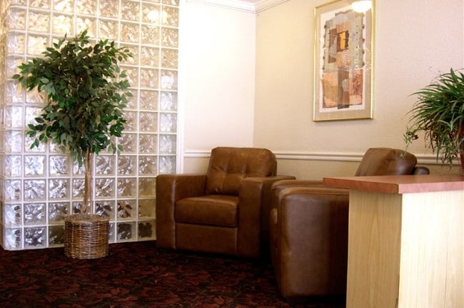 Building Photo - Kensington Apartments