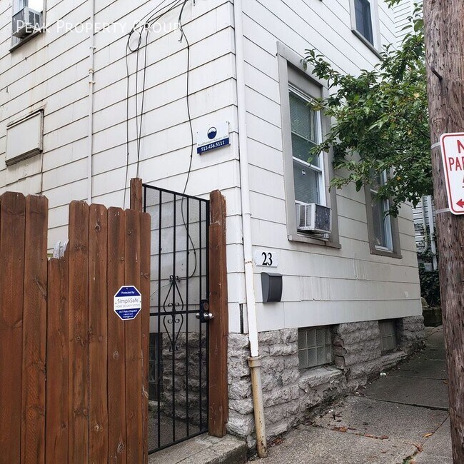 Building Photo - 23 W Hollister St