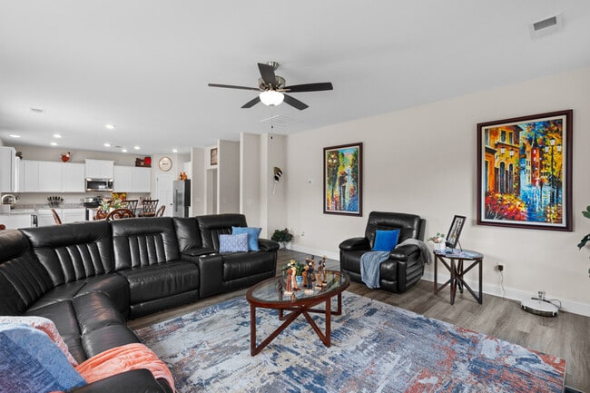 Building Photo - 152 Savannah Wood Rd