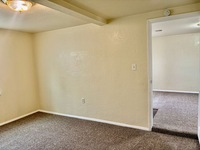 Building Photo - 3152 SW 39th St