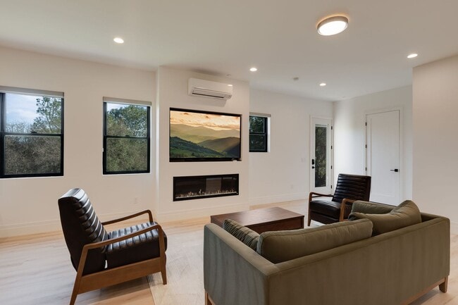 Building Photo - Modern Studio with Private Entry and Scenic Views in El Dorado Hills!
