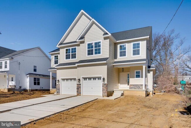 Building Photo - 724 Northwood Ave