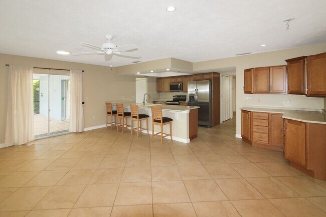 Building Photo - 1036 N Cypress Point Dr
