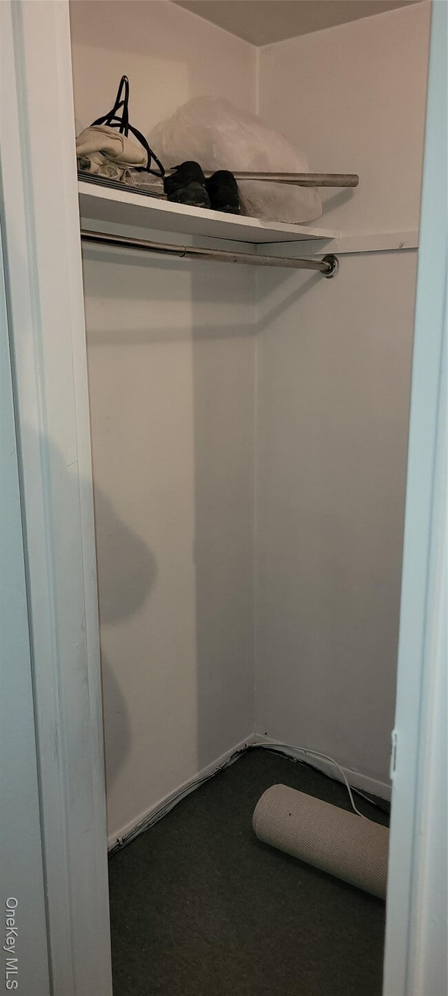 Building Photo - 2 Williamsburg Ct