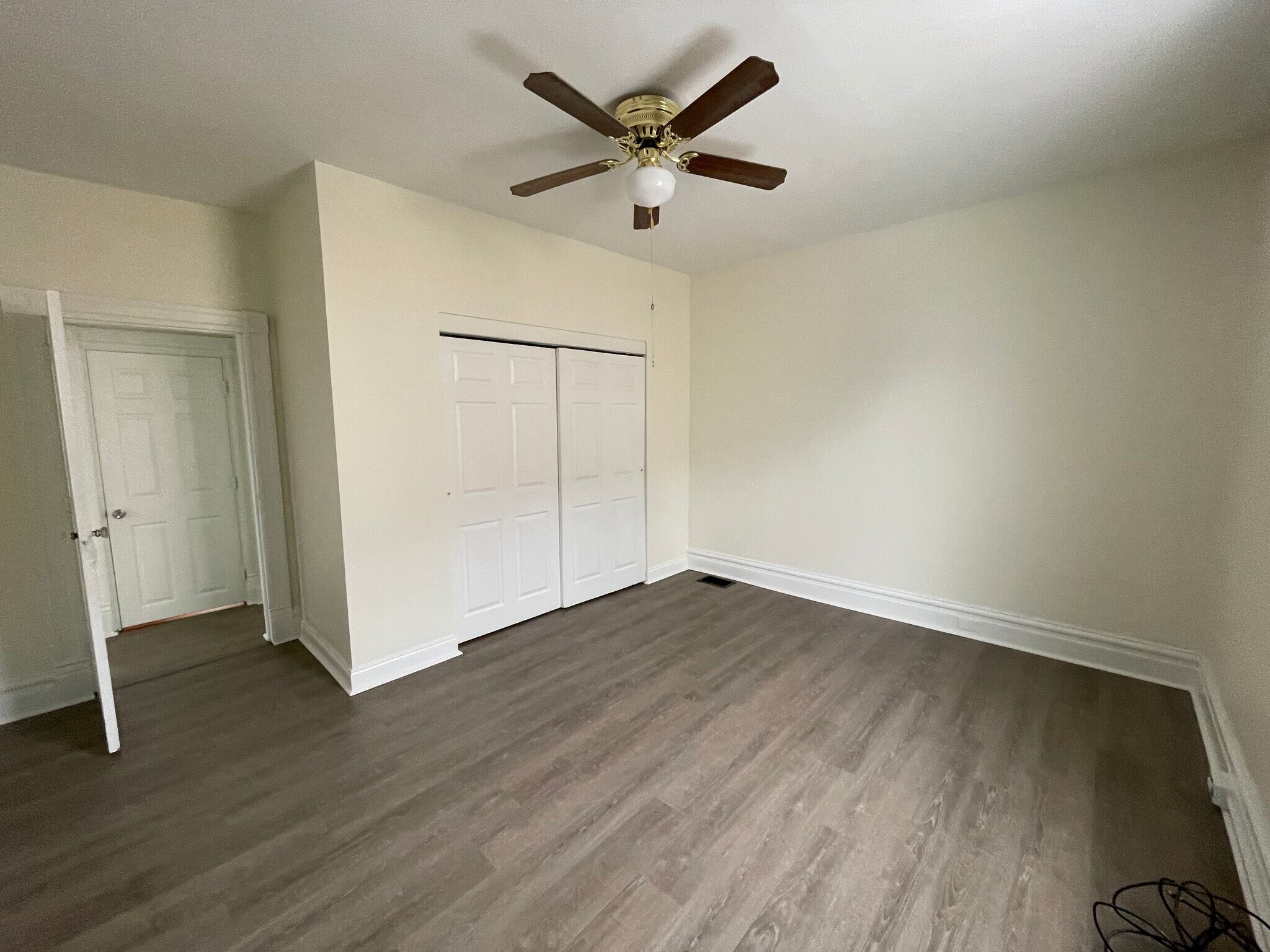 Building Photo - 16 Edgwood St