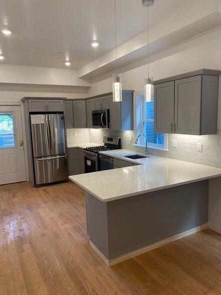 Building Photo - 6 Beech St