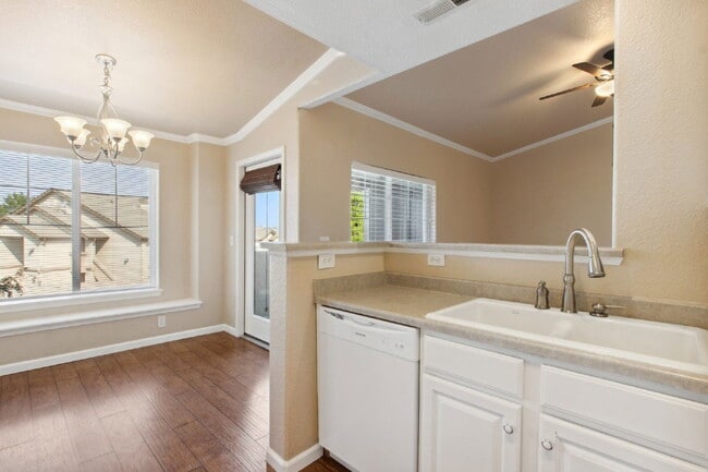 Building Photo - 7124 Ash Creek Heights