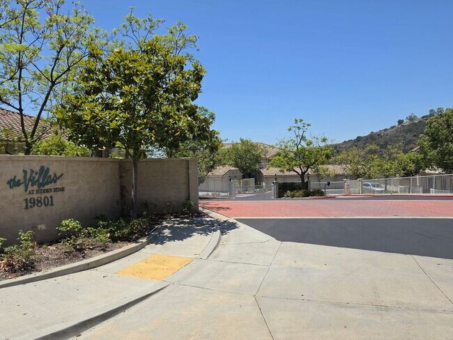 Building Photo - 19801 Meadow Ridge Dr