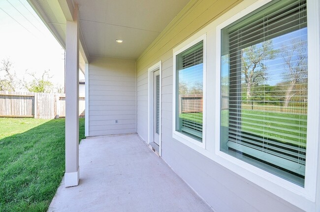 Building Photo - 8047 Marchese Dr