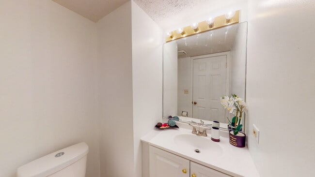 Building Photo - 468 Minnesota Cir