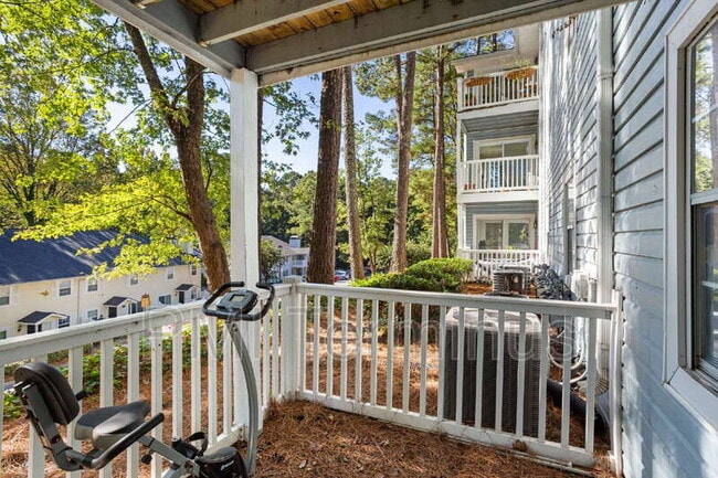 Building Photo - 2721 St Augustine Trail SE