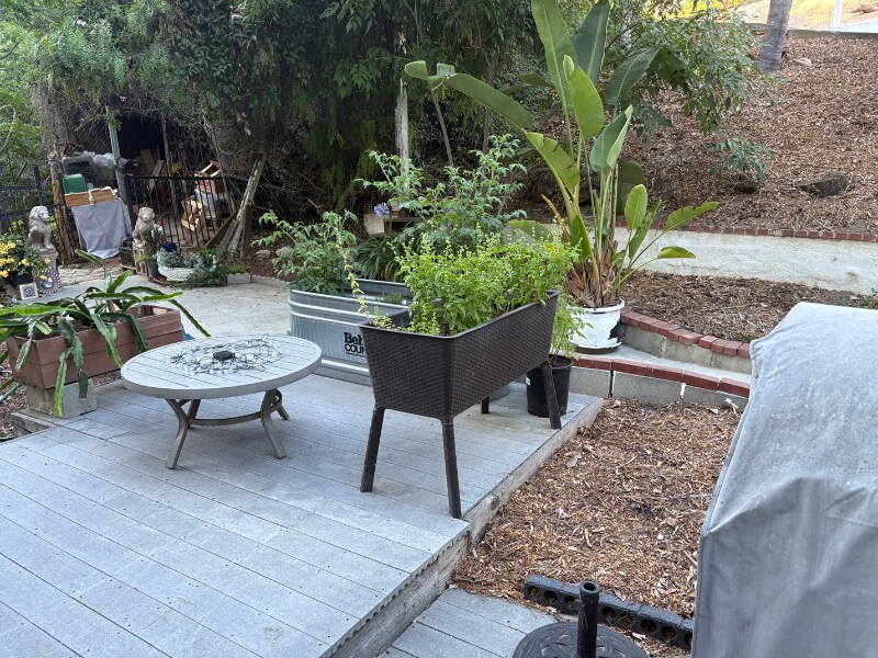 Building Photo - 1548 Le Flore Dr