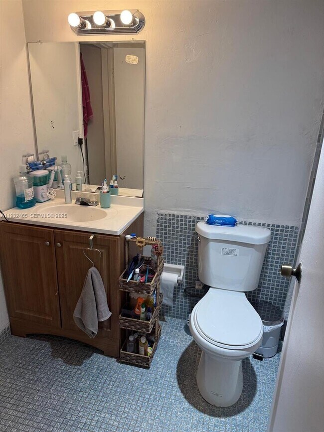 Building Photo - 2175 NE 170th St