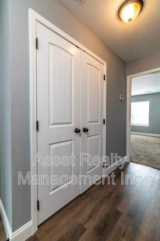 Building Photo - 924 Warrior Hill Dr