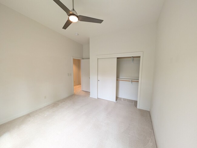 Building Photo - Stunning Modern Home in South Burlingame -...