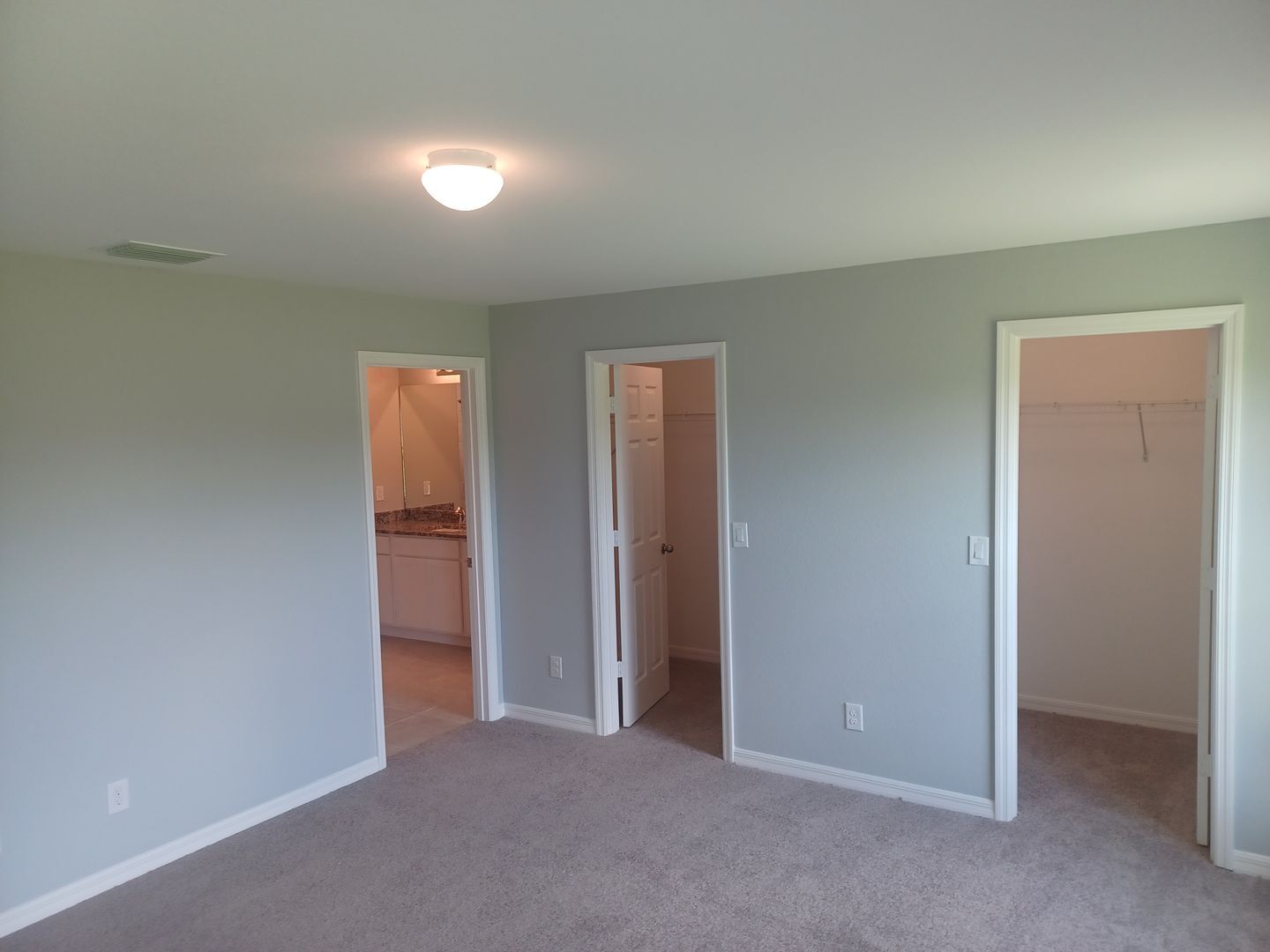 Building Photo - 4/2 Newer  construction home.