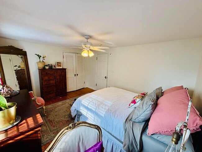 Building Photo - 35-39 E. Blenkner