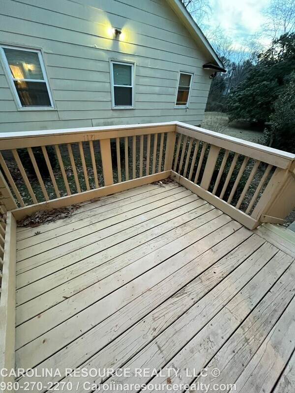 Building Photo - 4535 Dawnwood Dr