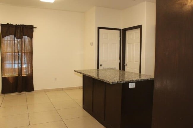 Building Photo - 3118 Garfield St