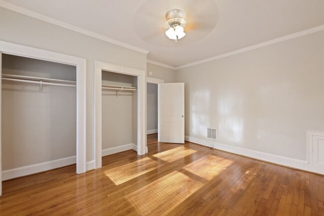 Building Photo - 1015 S Hawthorne Rd