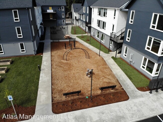 Building Photo - 468 SE 202nd Ave