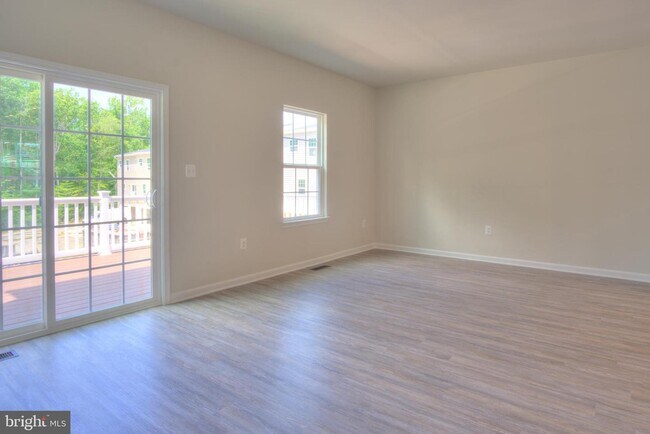 Building Photo - 2506 EMBER Ln