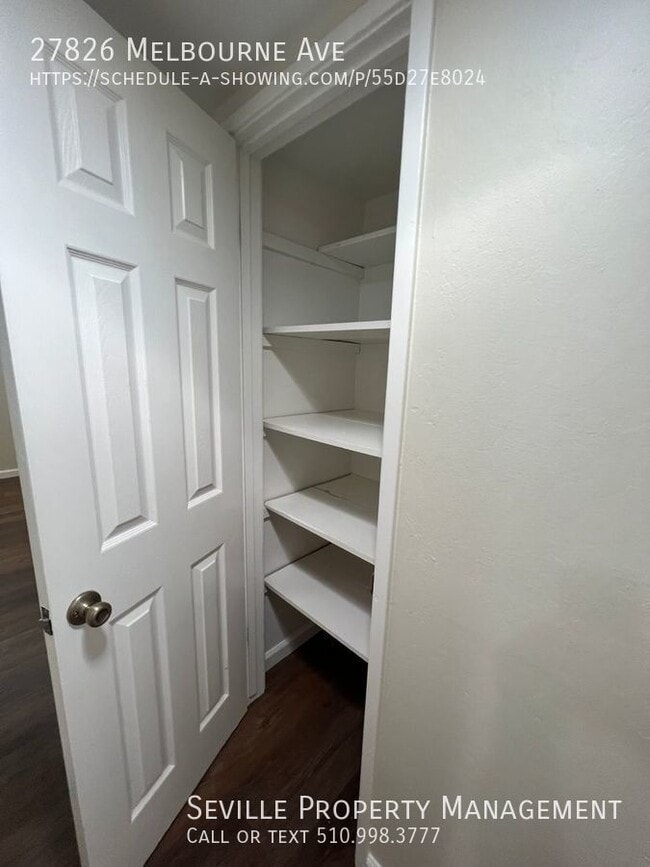 Building Photo - WELCOME HOME! Recently updated Home with 3...