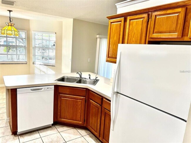 Building Photo - 16216 Hillside Cir