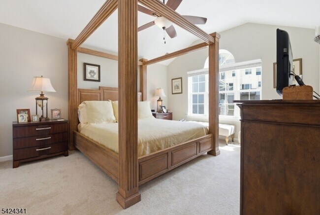 Building Photo - 263 Winding Hill Dr