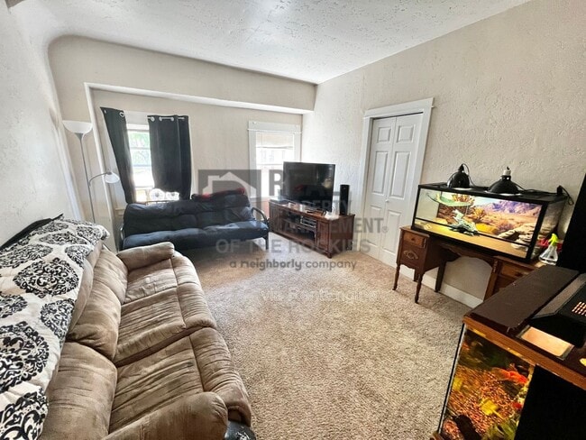 Building Photo - 201 E S 1st St