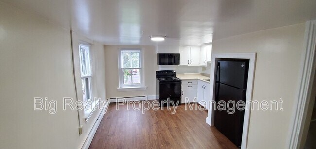 Building Photo - 128 New St